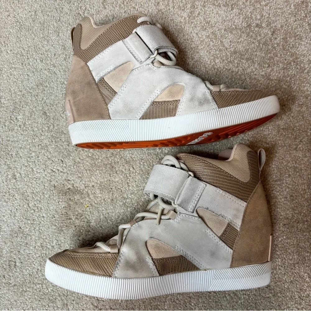 Sorel Out N About Suede Sport Wedge Booties in Cream Tan Nova Sand Canoe Size 10